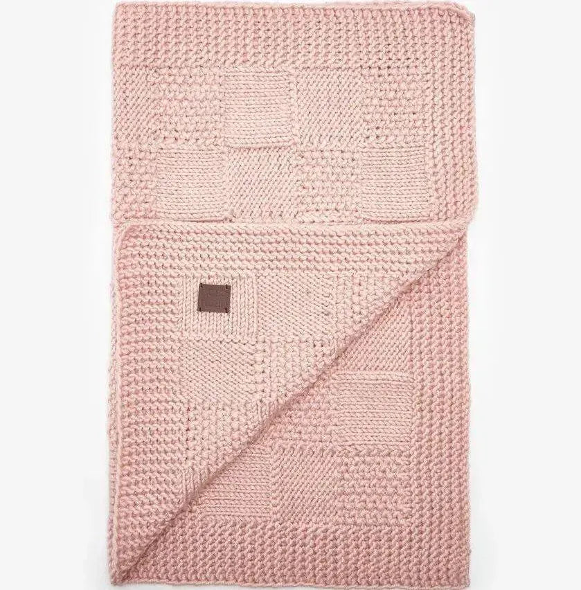 Kocyk dla psa „Chess” – kolor pudrowy (50 × 70 cm)