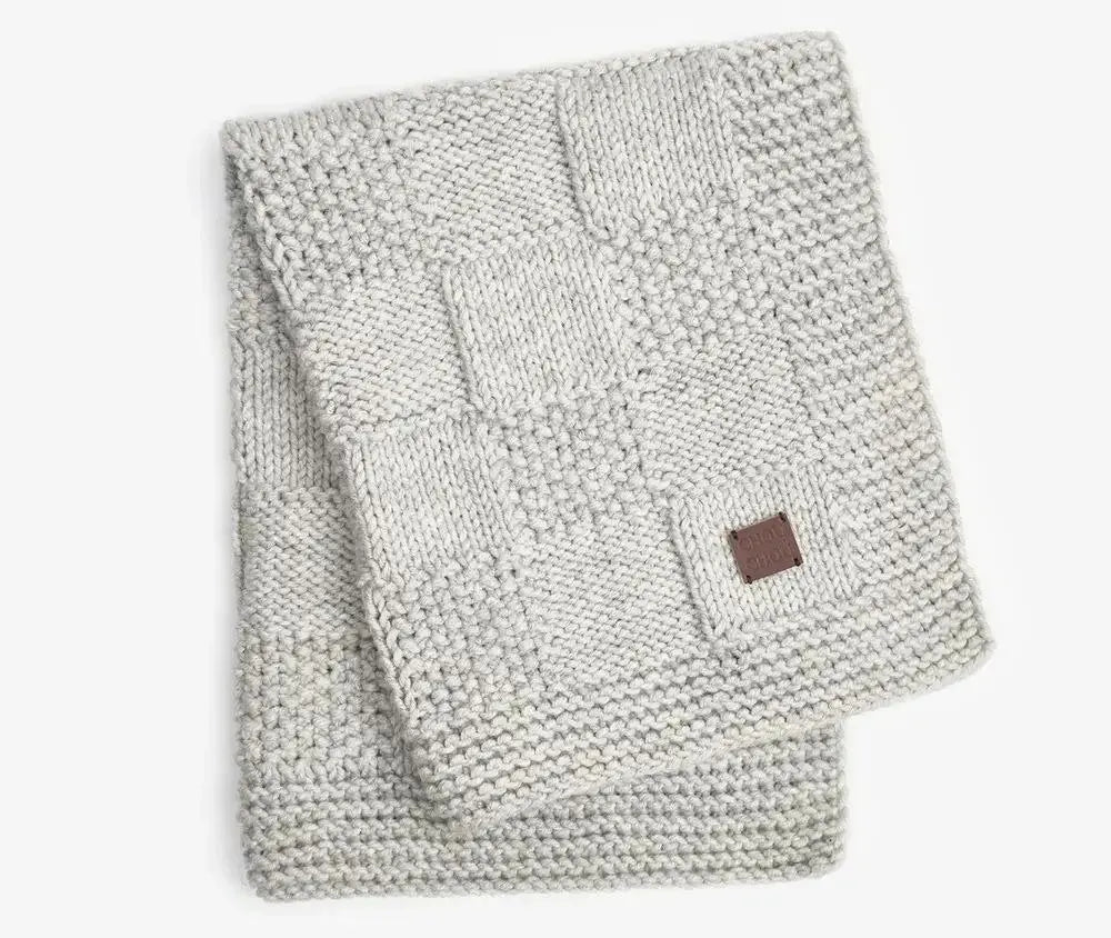 Kocyk dla psa „Chess” – kolor szary (100 × 80 cm)