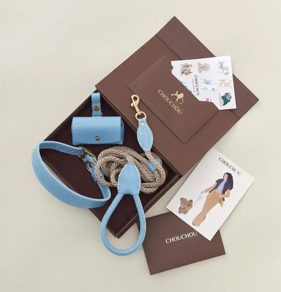 komplekt-u-nizhno-blakytnomu-kolori-z-nashyinykom-almond-30847317361168.webp